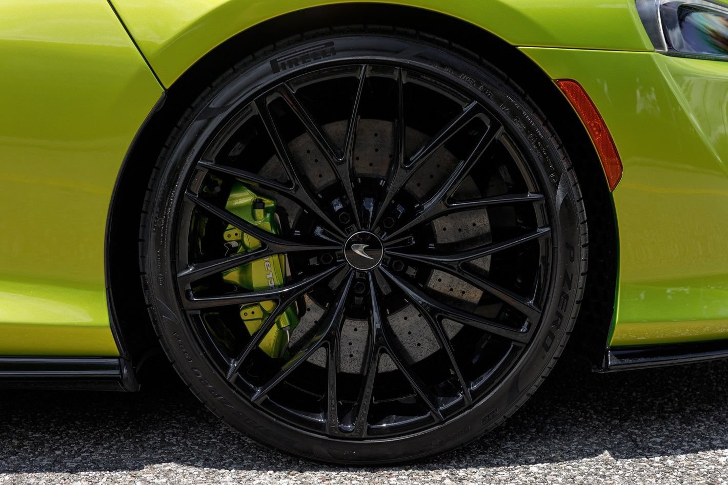 Used 2023 McLaren GT RWD image 15