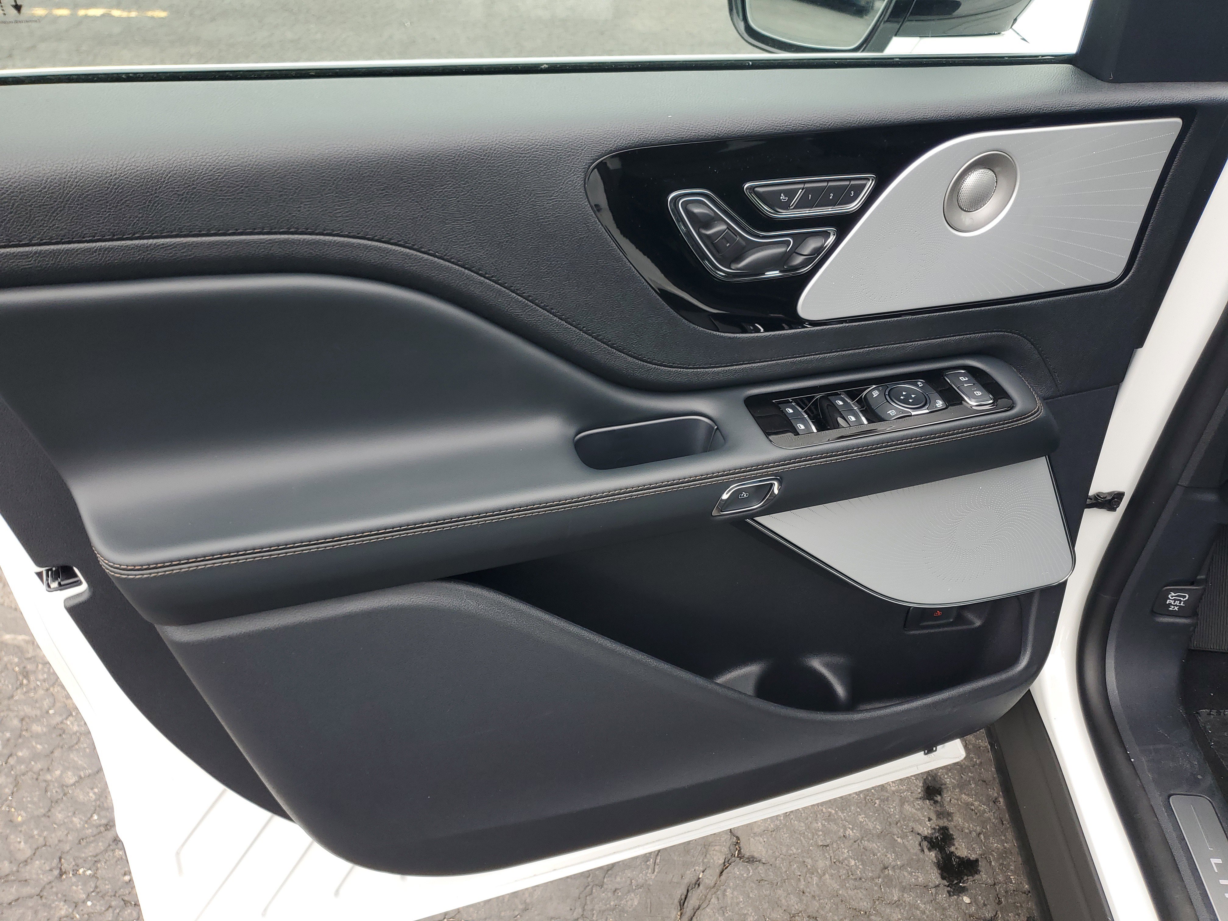 New 2026 Lincoln Aviator Reserve image 8