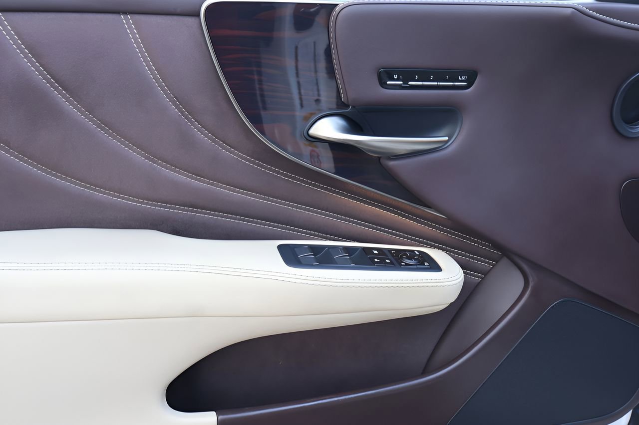Used 2019 Lexus LS 500 w/ Interior Upgrade Package RWD image 9