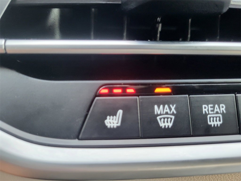 Used 2022 BMW X5 xDrive40i w/ Premium Package image 32