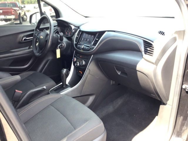 Used 2021 Chevrolet Trax LS w/ Tint and Cruise Package image 11