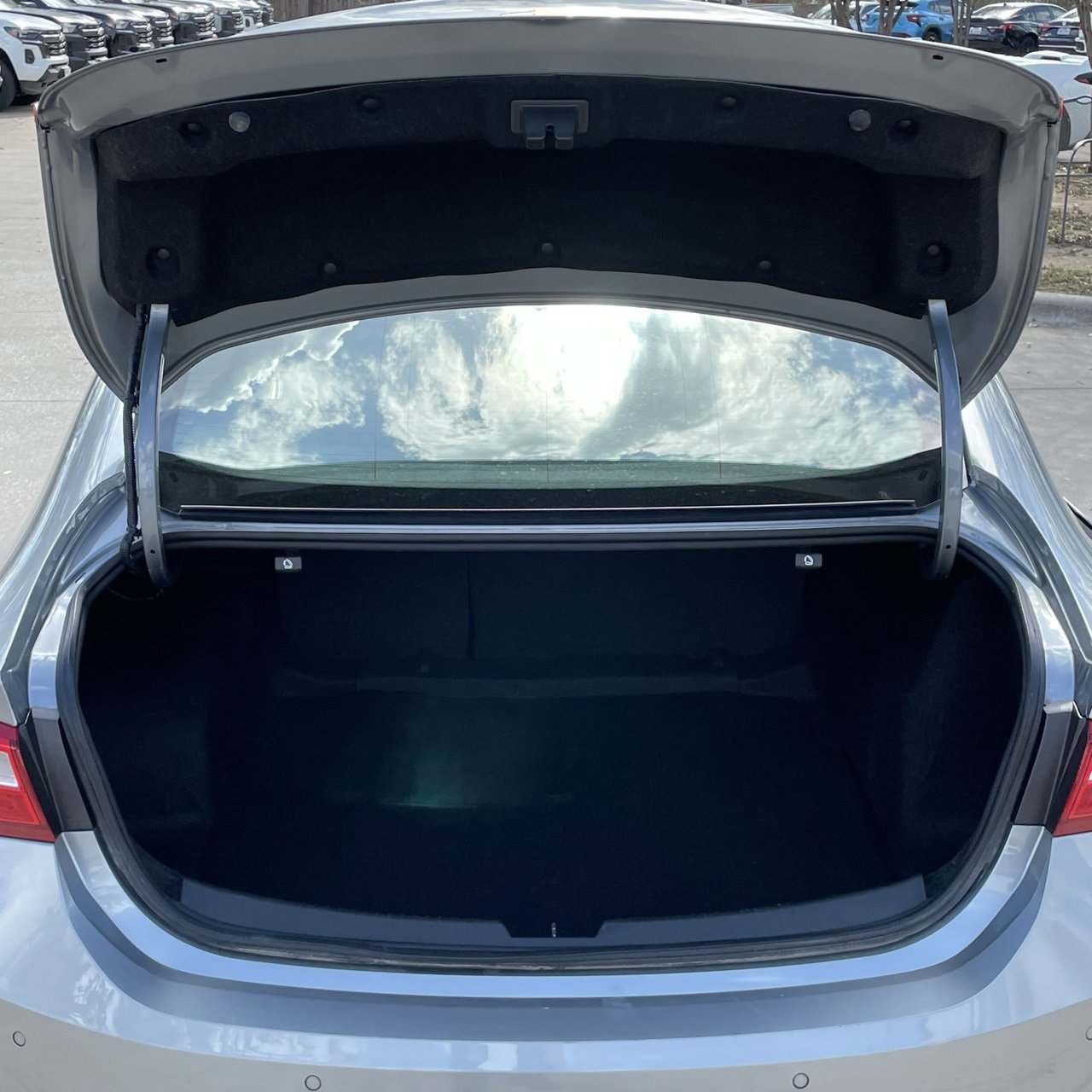 Used 2024 Chevrolet Malibu LT image 25