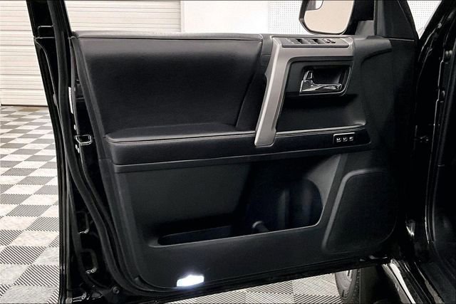 Used 2017 Toyota 4Runner Limited image 21