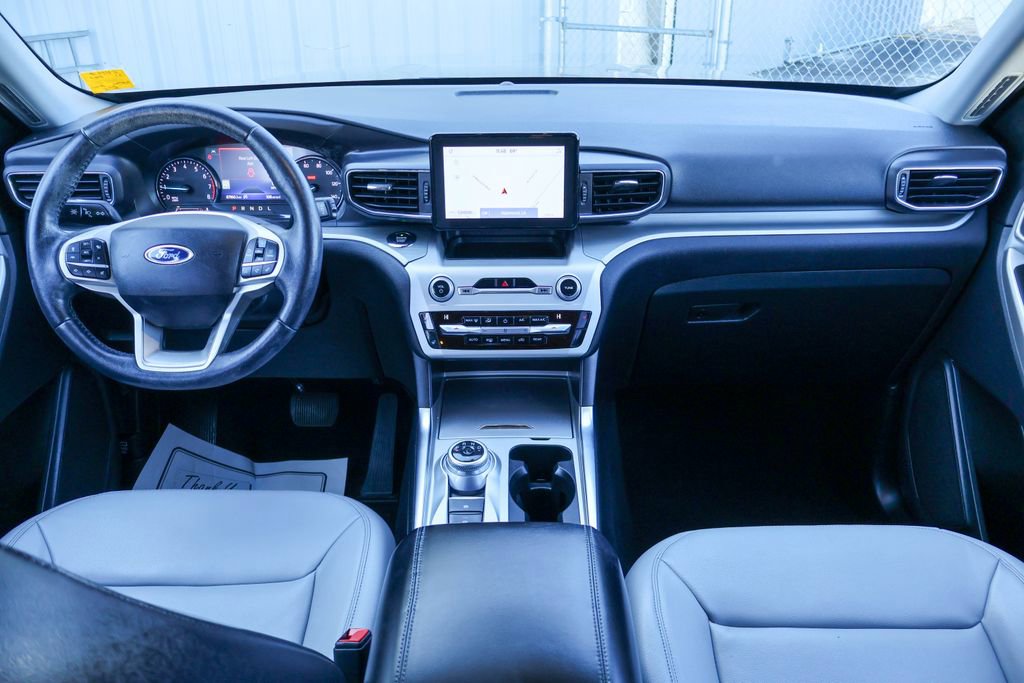 Used 2021 Ford Explorer XLT w/ Equipment Group 202A image 6