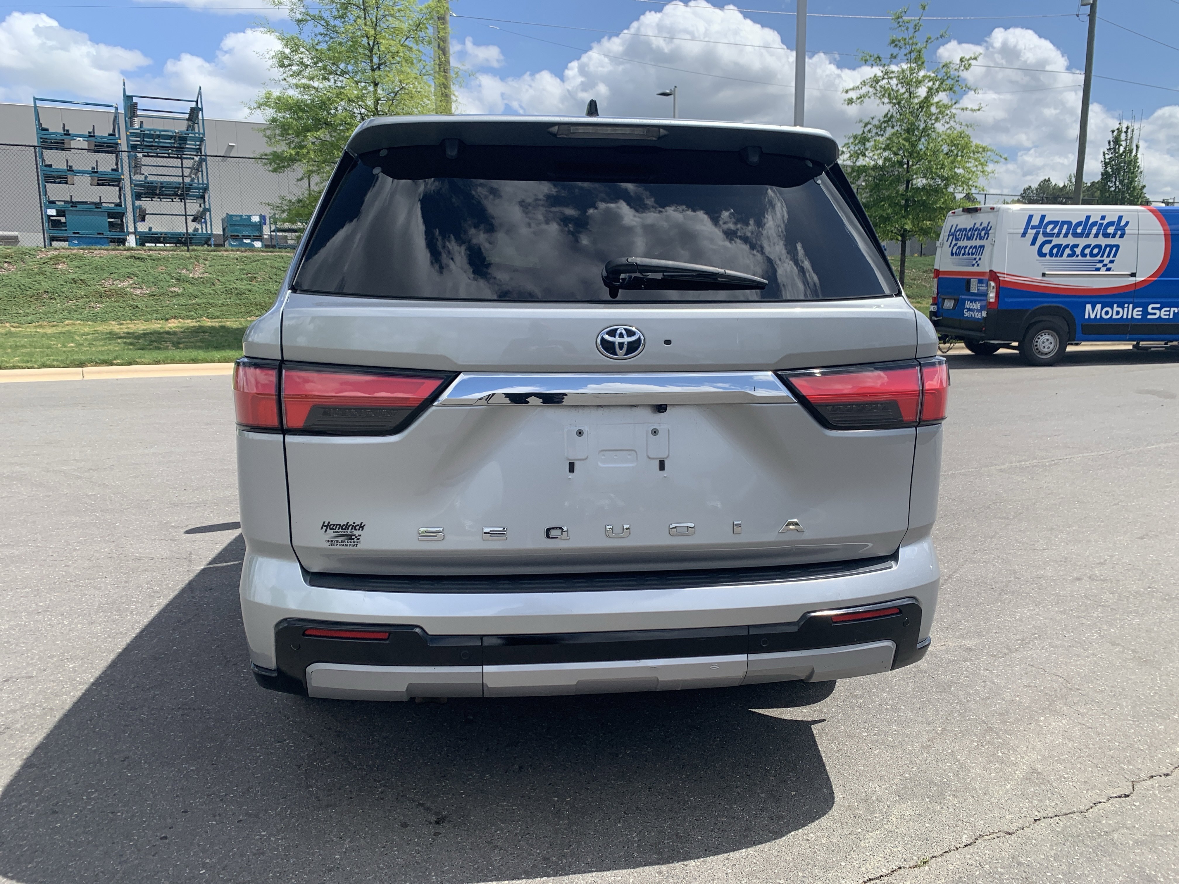 Used 2023 Toyota Sequoia Limited w/ Tow Technology Package AWD/4WD image 9