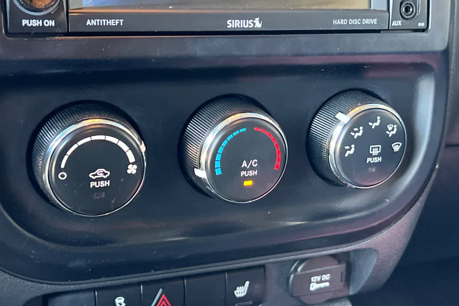 Used 2016 Jeep Patriot Latitude FWD image 22