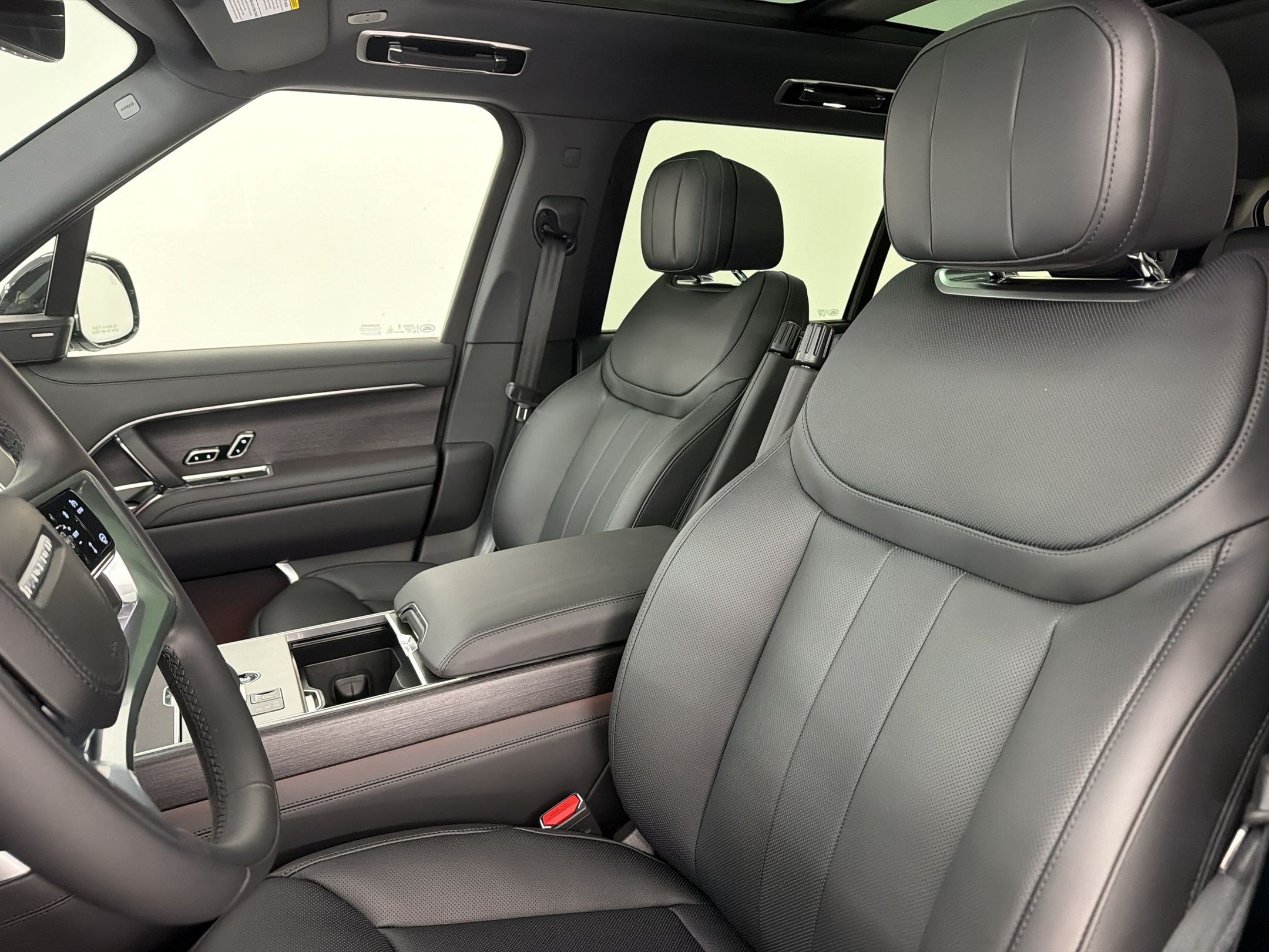 New 2026 Land Rover Range Rover Long Wheelbase SE AWD/4WD image 5