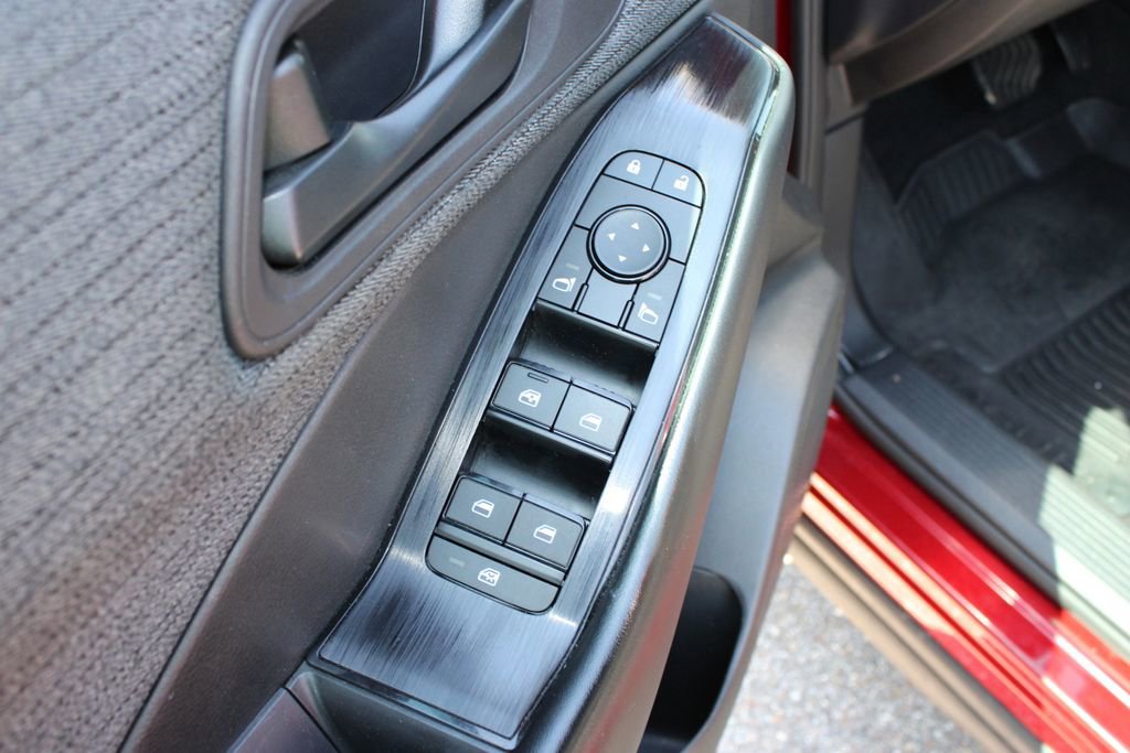 Used 2023 Nissan Rogue S FWD image 13