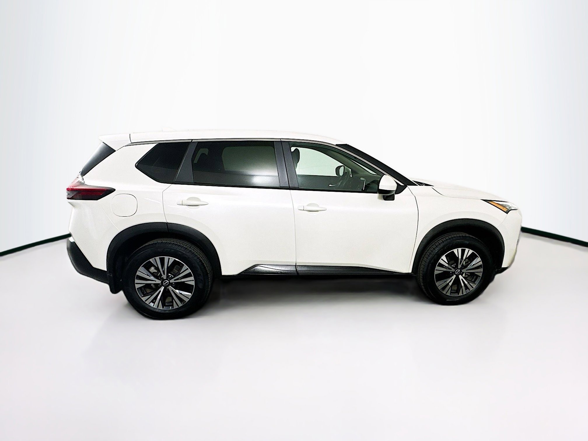 Used 2023 Nissan Rogue SV image 10