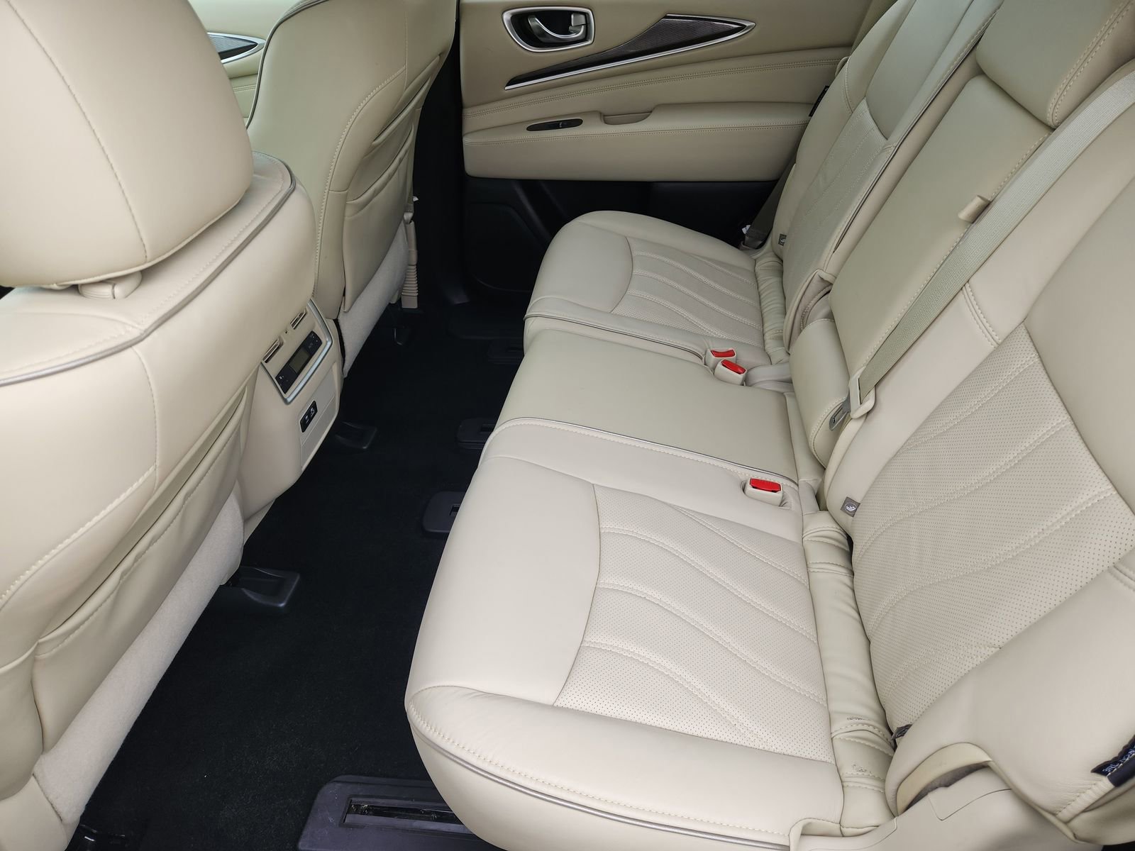 Used 2019 INFINITI QX60 Luxe w/ Essential Package FWD image 33