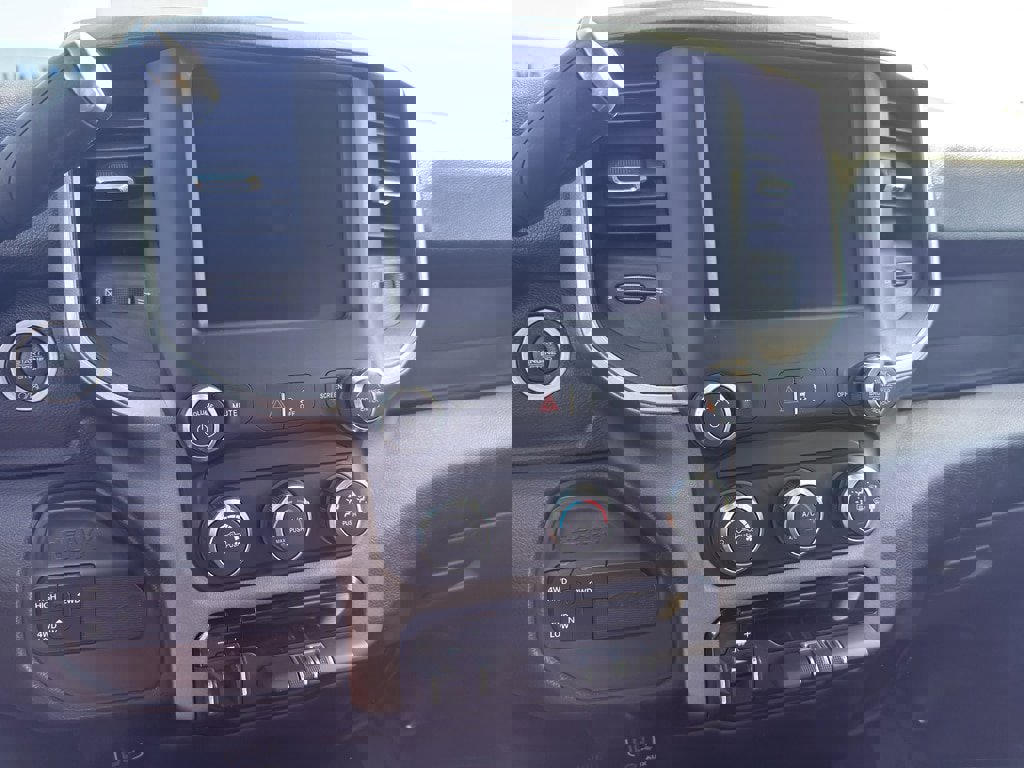 Used 2022 RAM 3500 Big Horn image 16