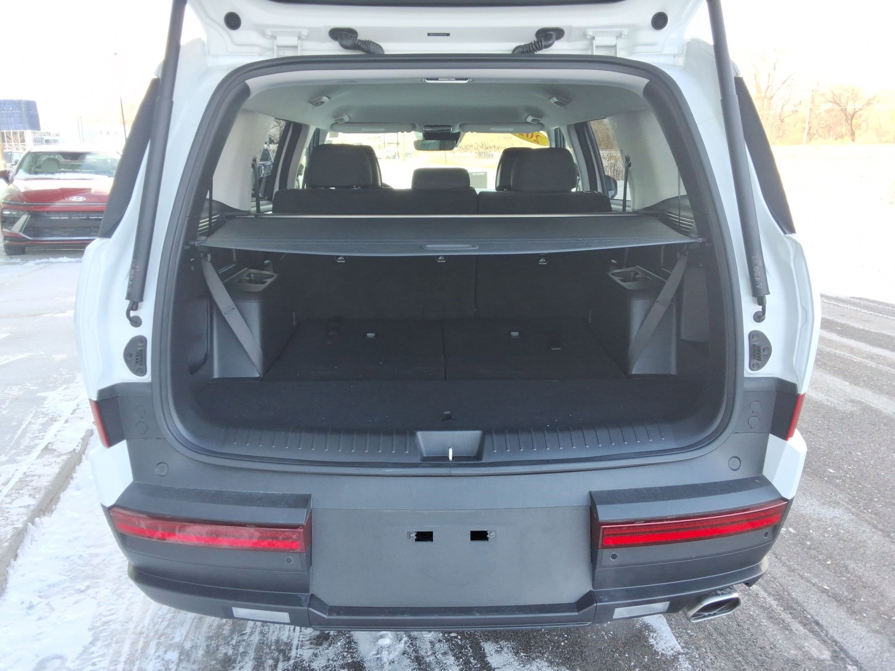 Used 2025 Hyundai Santa Fe SE image 30