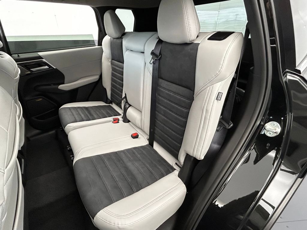 New 2026 Mitsubishi Outlander SE FWD image 35