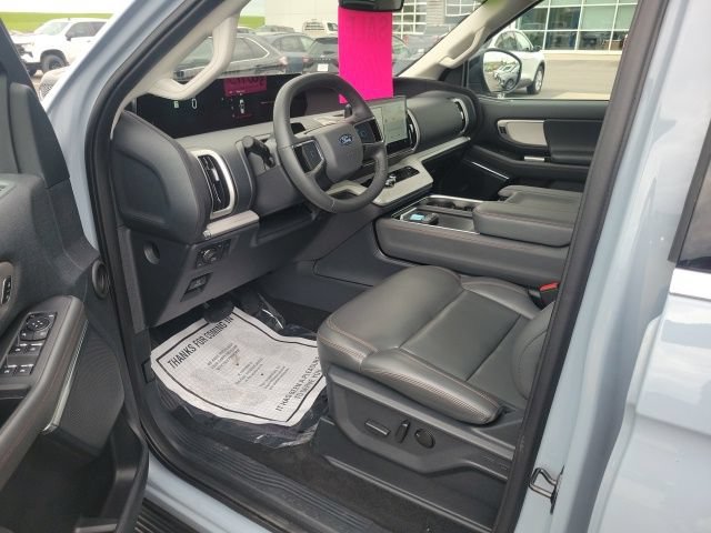 Used 2025 Ford Expedition Active AWD/4WD image 26