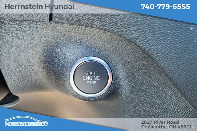 Used 2024 Volvo XC40 B5 Plus w/ Climate Package AWD/4WD image 21