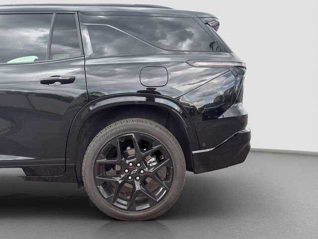 Used 2025 Chevrolet Traverse RS image 22