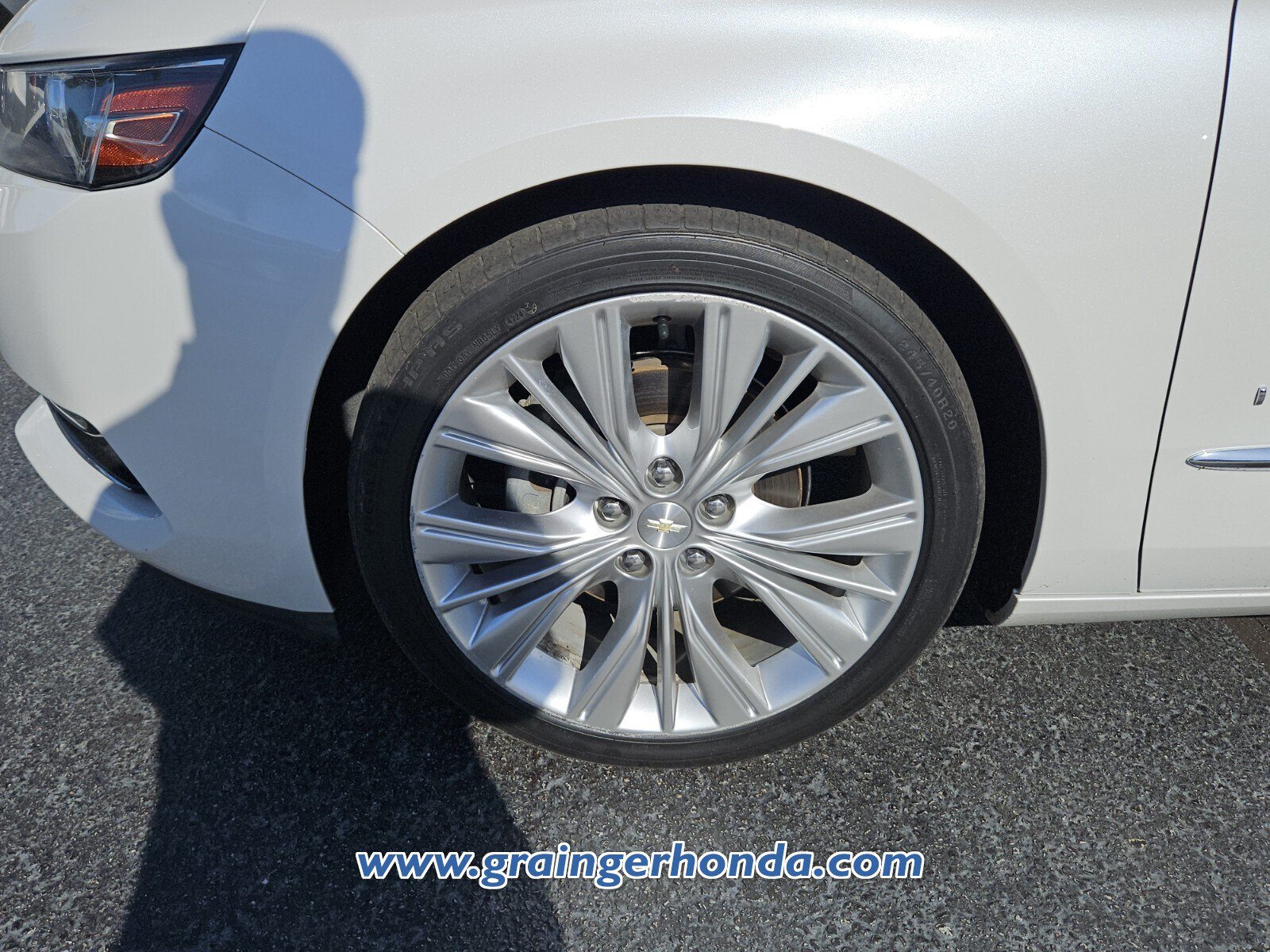 Used 2016 Chevrolet Impala LTZ w/ Enhanced Convenience Package FWD image 9