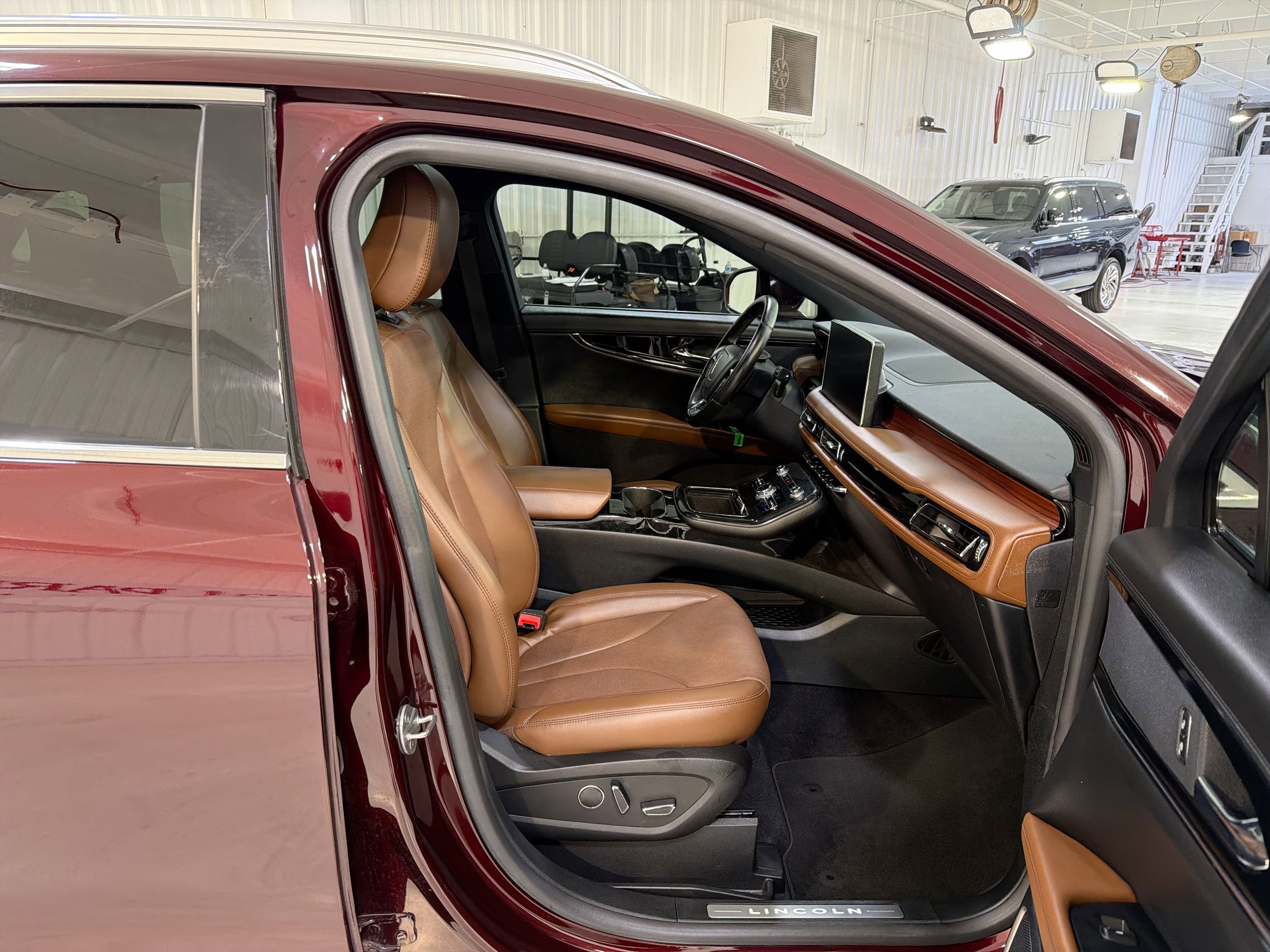 Used 2023 Lincoln Nautilus Reserve AWD/4WD image 29