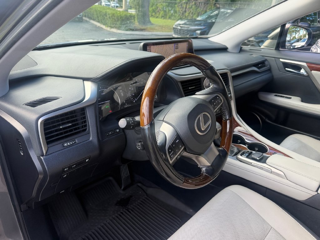 Used 2018 Lexus RX 450hL Premium w/ Premium Package AWD/4WD image 9