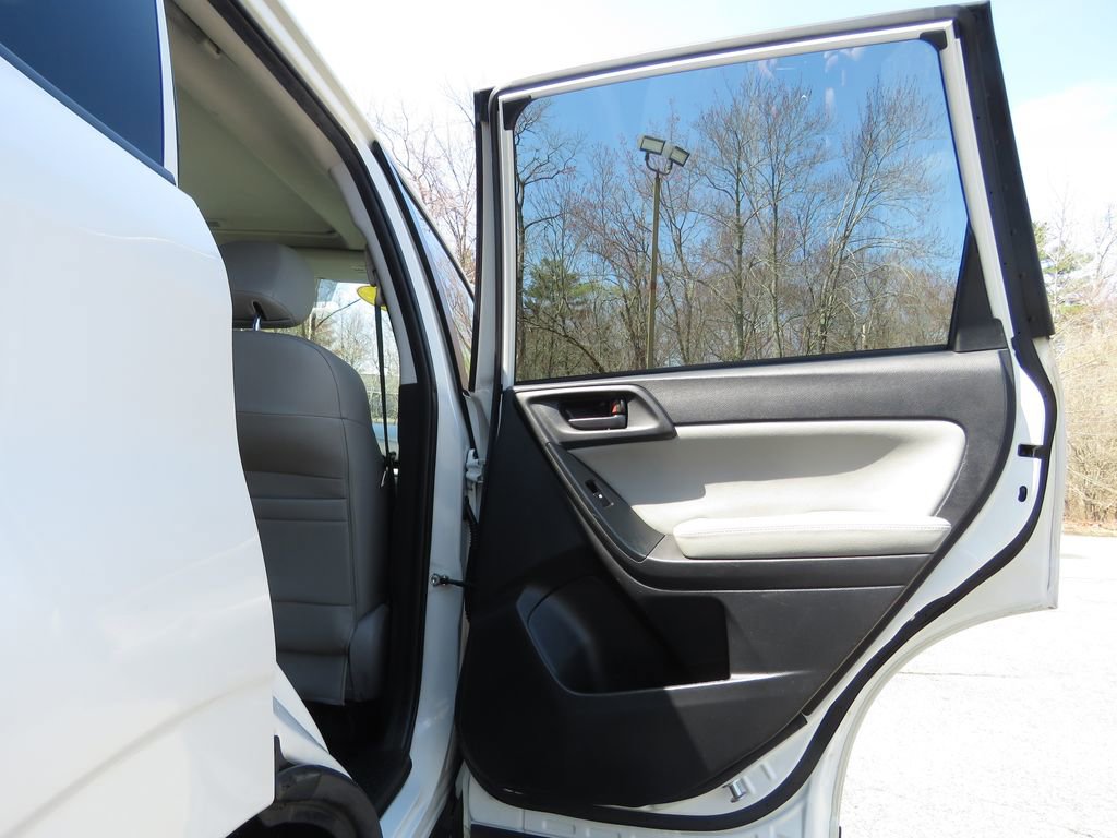 Used 2015 Subaru Forester 2.5i Premium w/ All-Weather Package AWD/4WD image 15