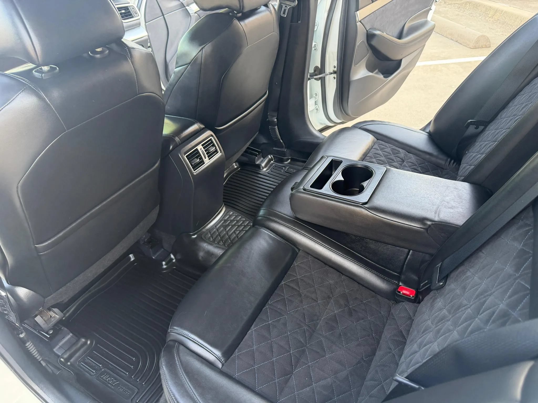 Used 2016 Nissan Maxima SR w/ Interior Lighting Package FWD image 17