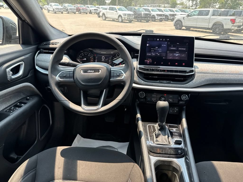Used 2024 Jeep Compass Sport AWD/4WD image 9