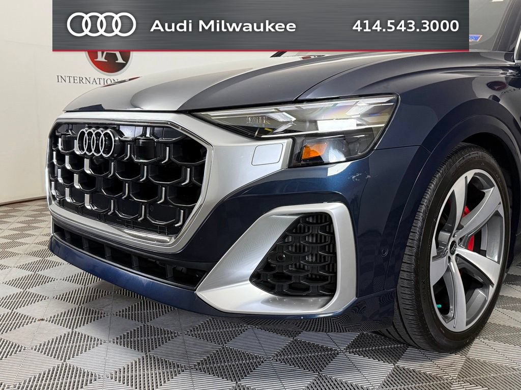 Used 2024 Audi SQ8 Prestige AWD/4WD image 9