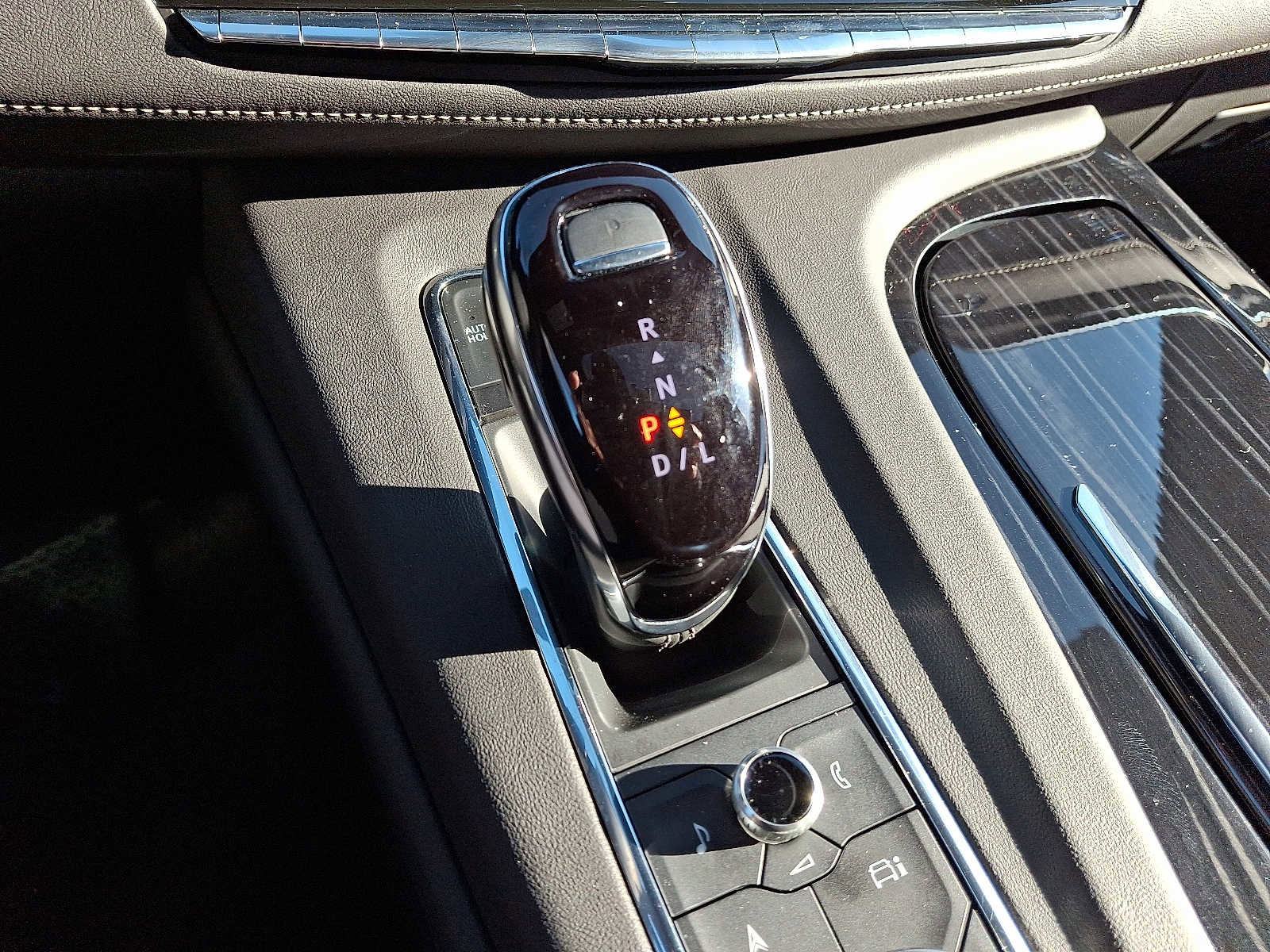 Used 2024 Cadillac Escalade Sport w/ LPO, ONYX Package image 17