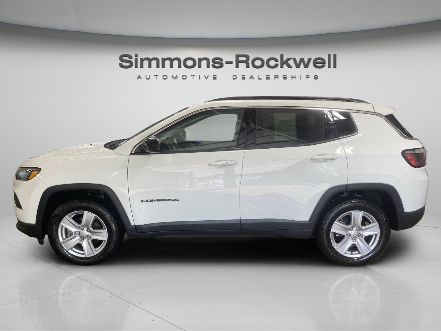 Used 2022 Jeep Compass Latitude w/ Convenience Group AWD/4WD image 2