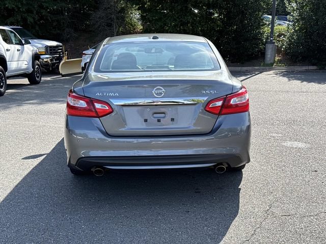 Used 2016 Nissan Altima 3.5 SL w/ 3.5 Technology Package FWD image 3