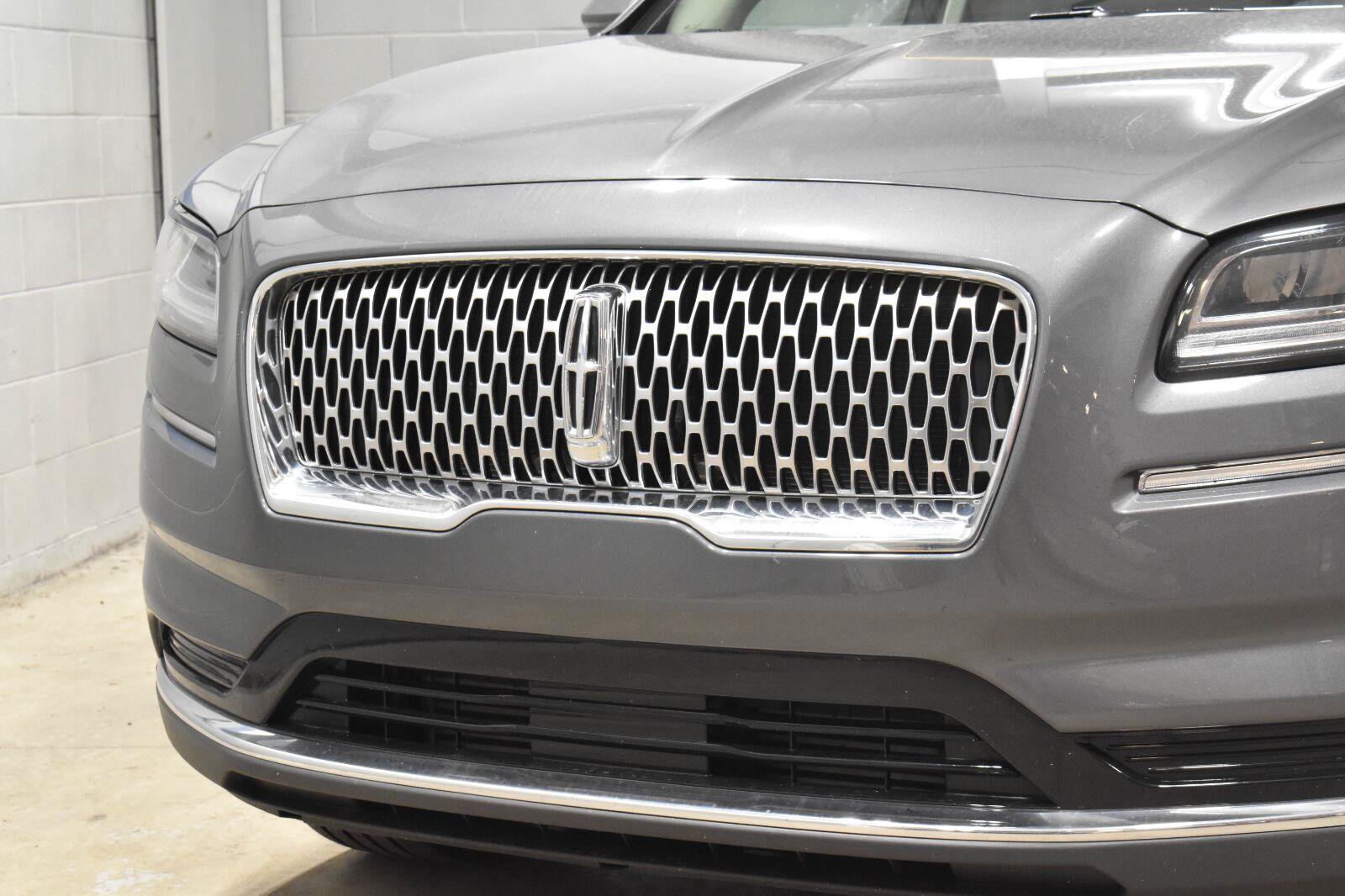 Used 2023 Lincoln Nautilus Reserve AWD/4WD image 29