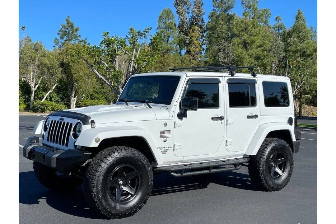 Used 2015 Jeep Wrangler Unlimited Sahara image 1