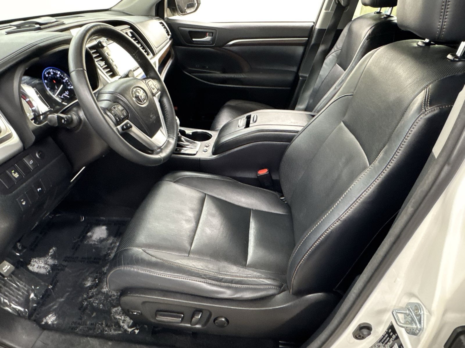 Used 2015 Toyota Highlander Limited AWD/4WD image 16