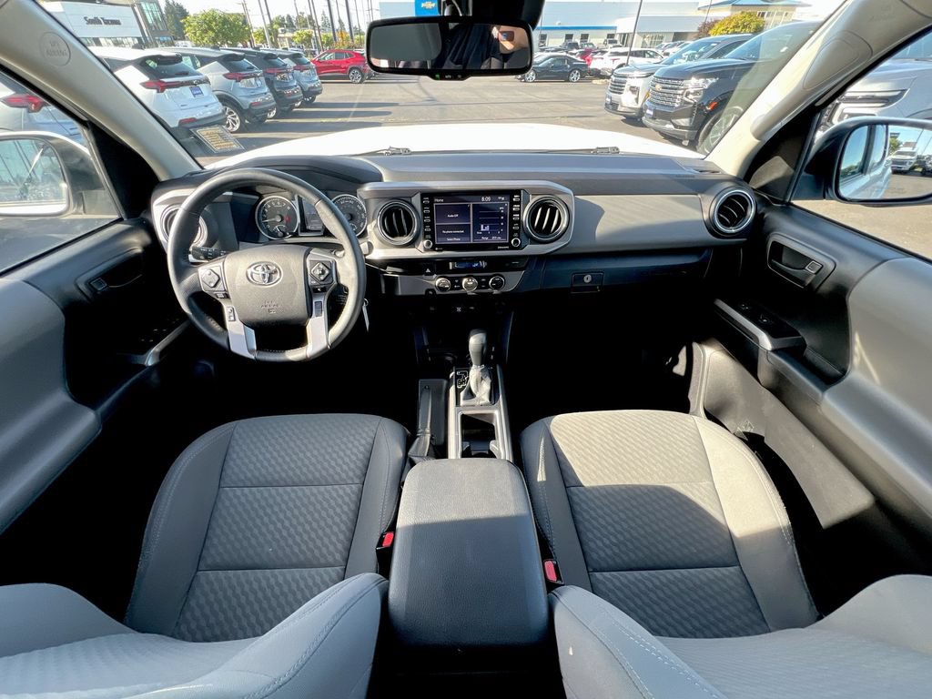 Used 2022 Toyota Tacoma SR5 RWD image 17