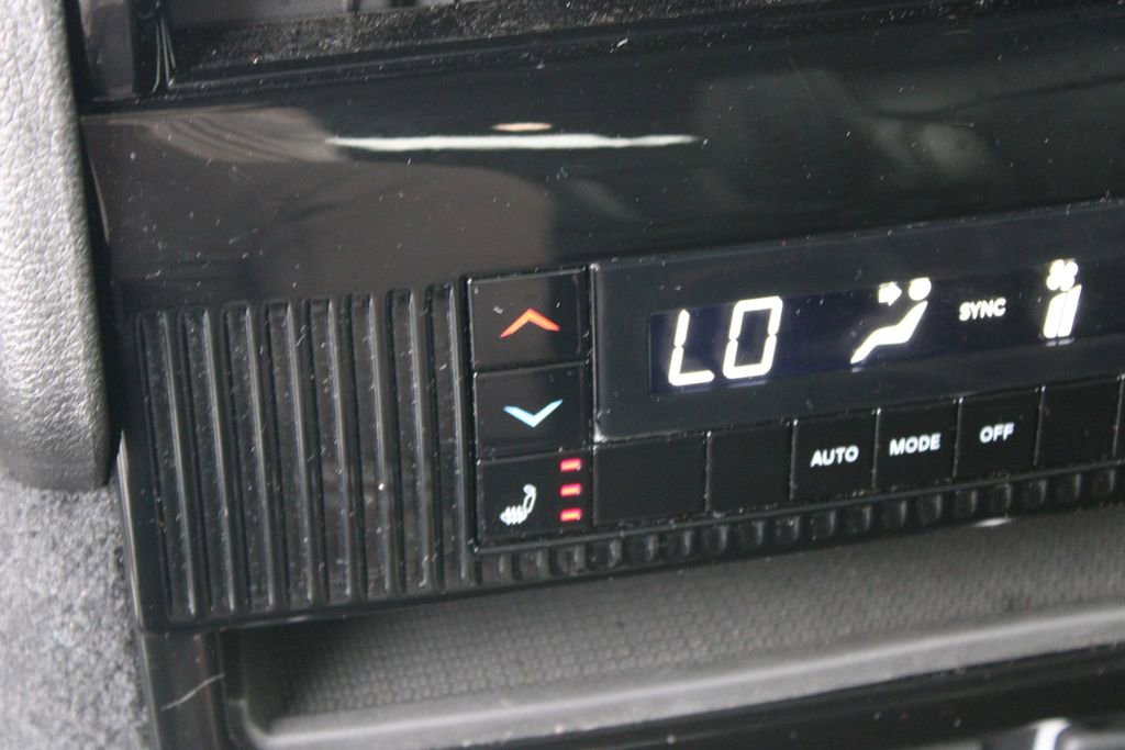 Used 2024 Jeep Wagoneer Series II image 29