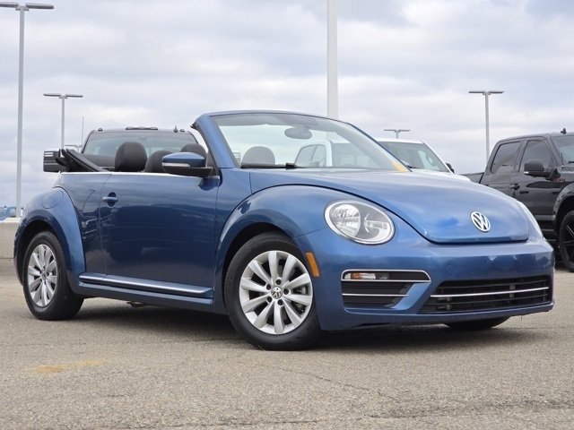 Used 2018 Volkswagen Beetle 2.0T S image 2