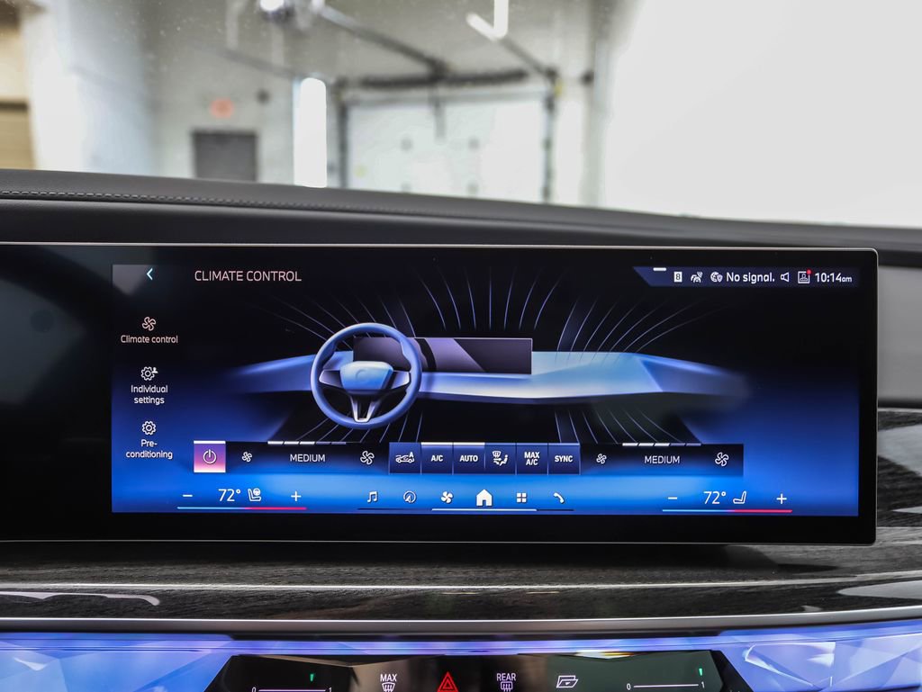 New 2026 BMW 750e xDrive image 19