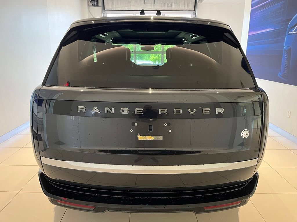 Used 2024 Land Rover Range Rover SV AWD/4WD image 8