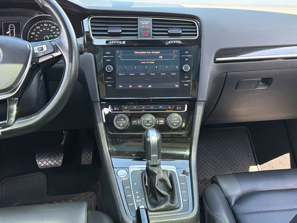 Used 2018 Volkswagen Golf SEL FWD image 19