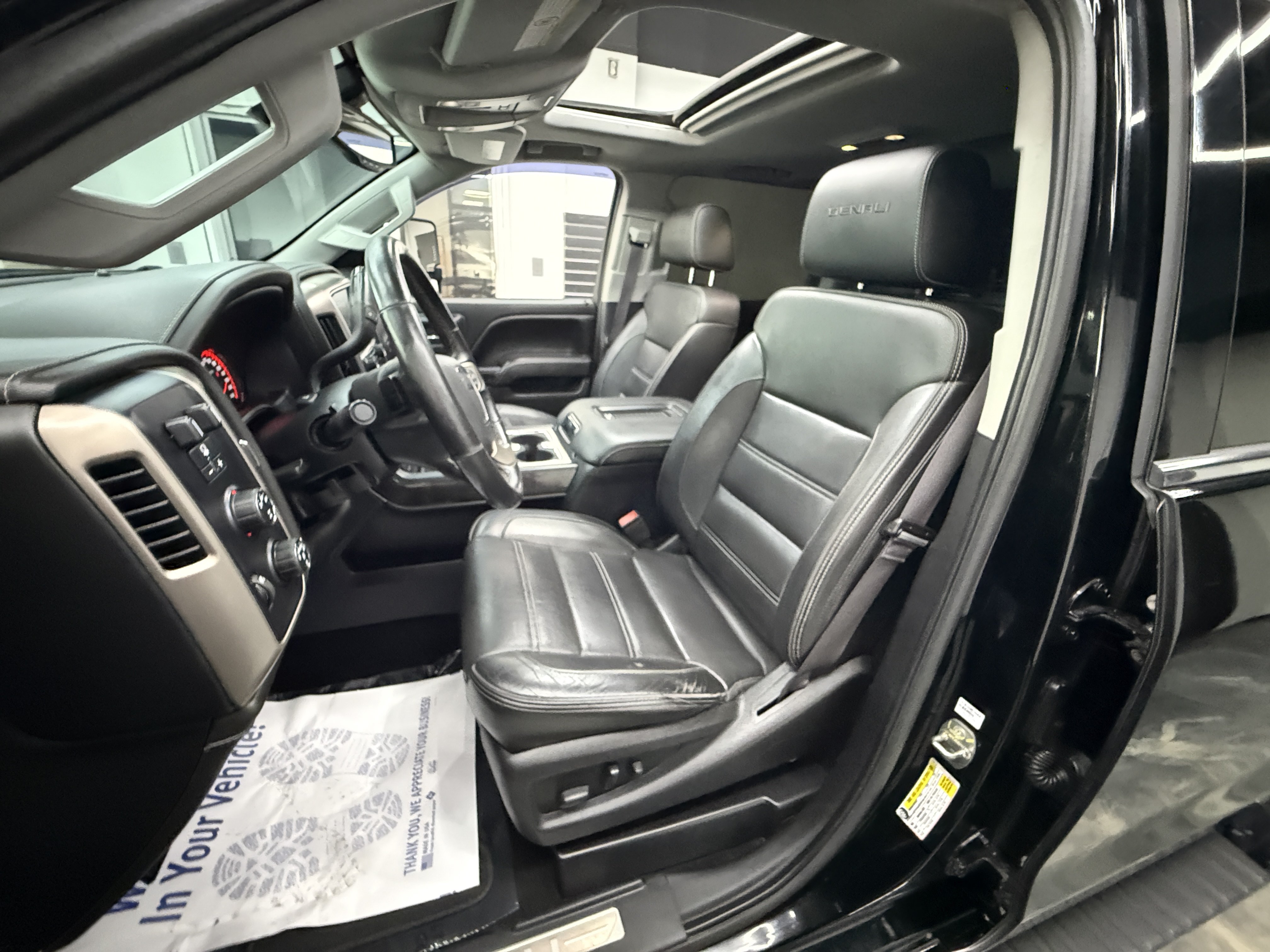 Used 2016 GMC Sierra 2500 Denali w/ Duramax Plus Package AWD/4WD image 11