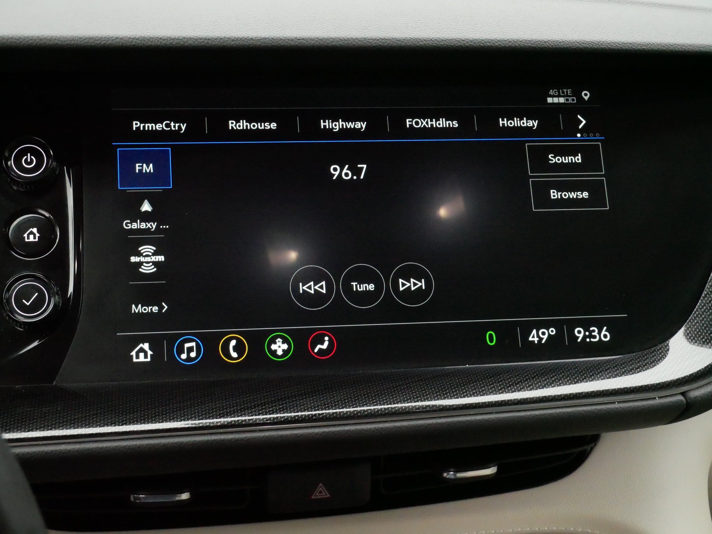 Used 2023 Buick Envision Essence AWD/4WD image 22