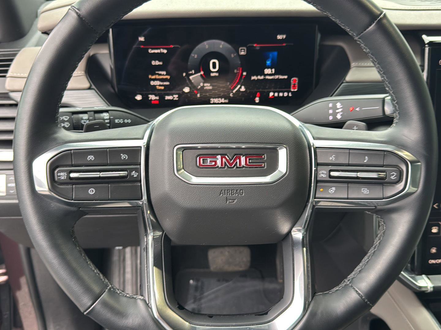 Used 2024 GMC Acadia Elevation AWD/4WD image 16