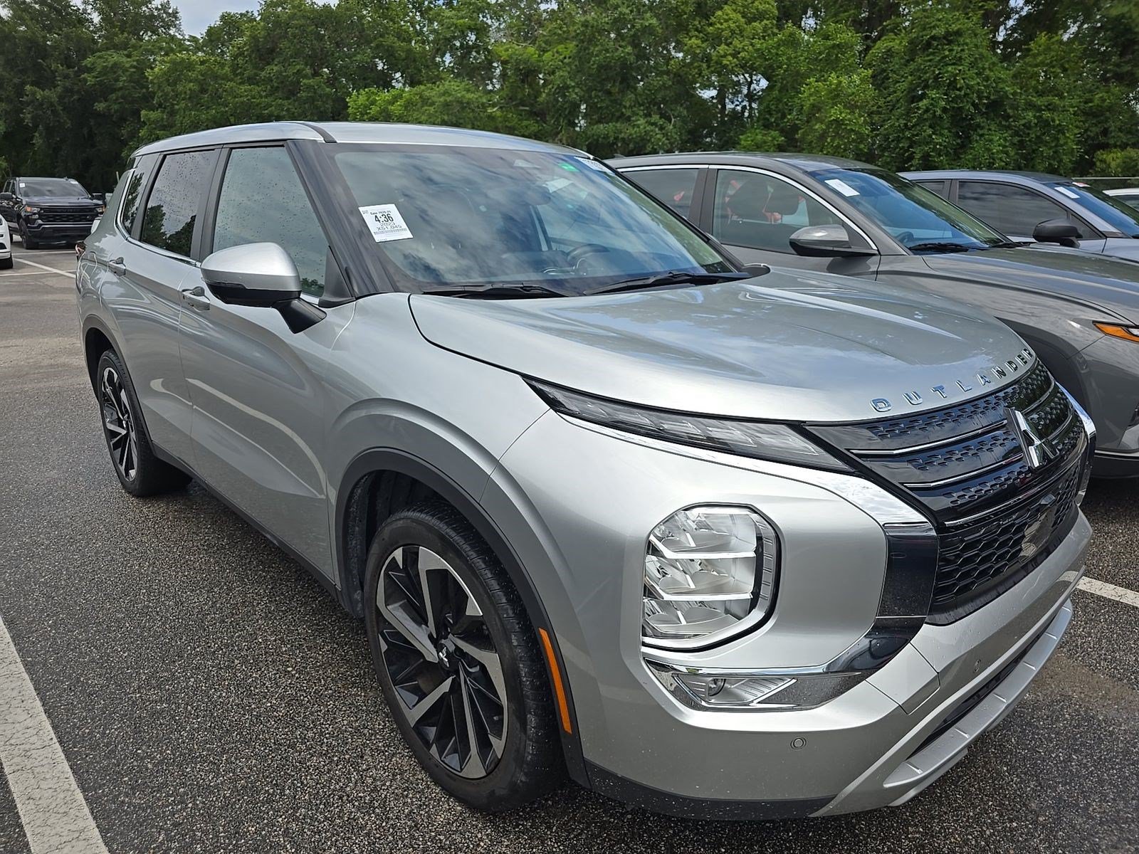 Used 2023 Mitsubishi Outlander SE FWD image 4