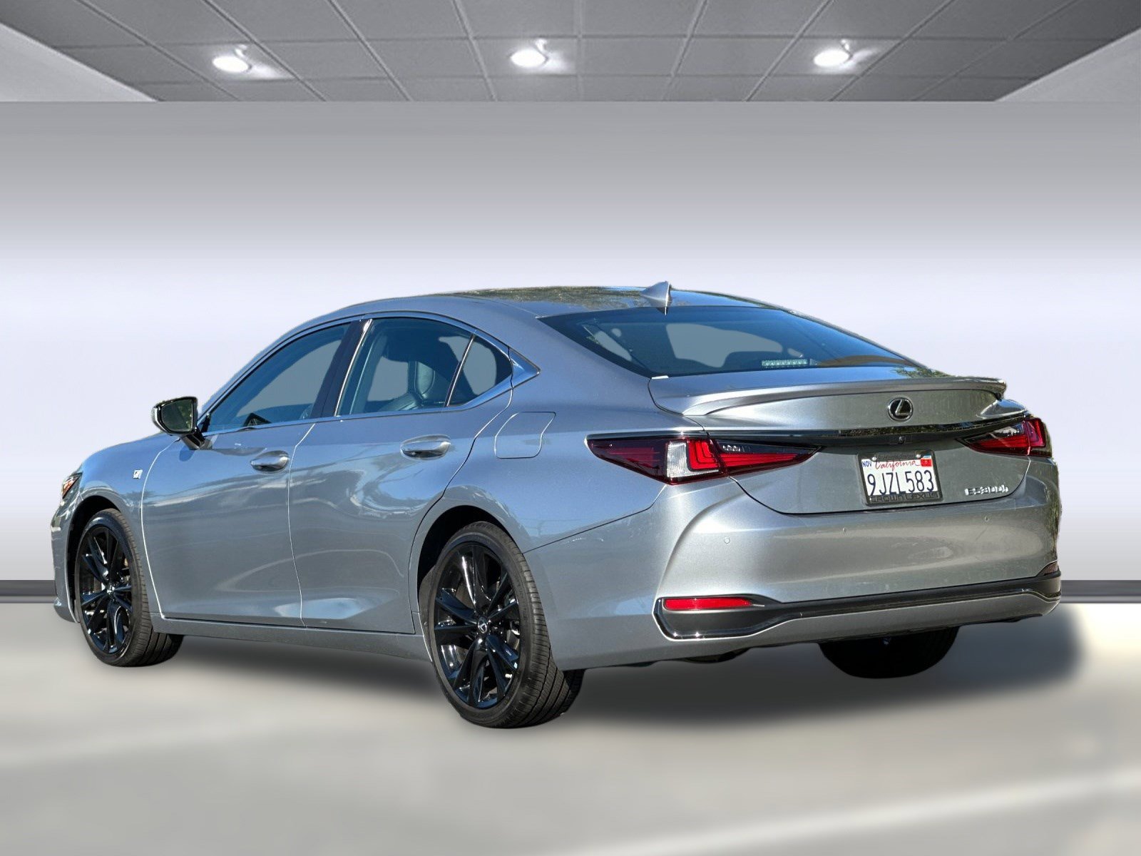 Used 2024 Lexus ES 300h F Sport image 3