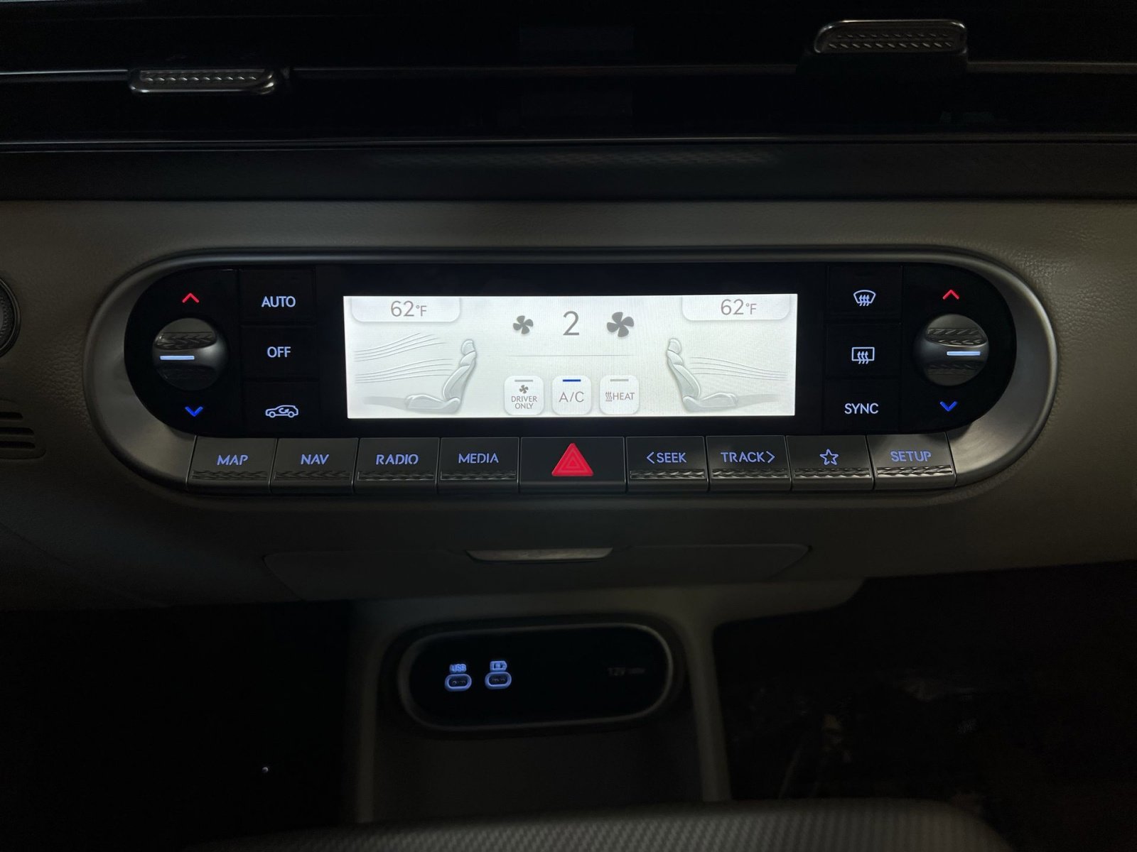 Used 2024 Genesis GV60 RWD image 21