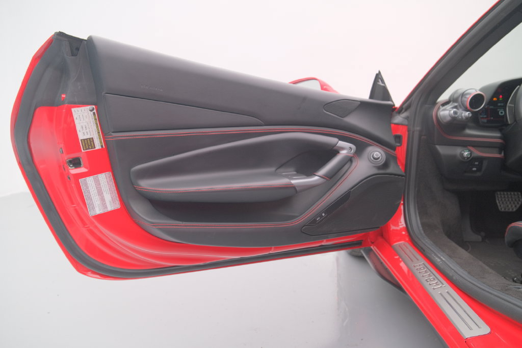 Used 2022 Ferrari F8 Tributo RWD image 13