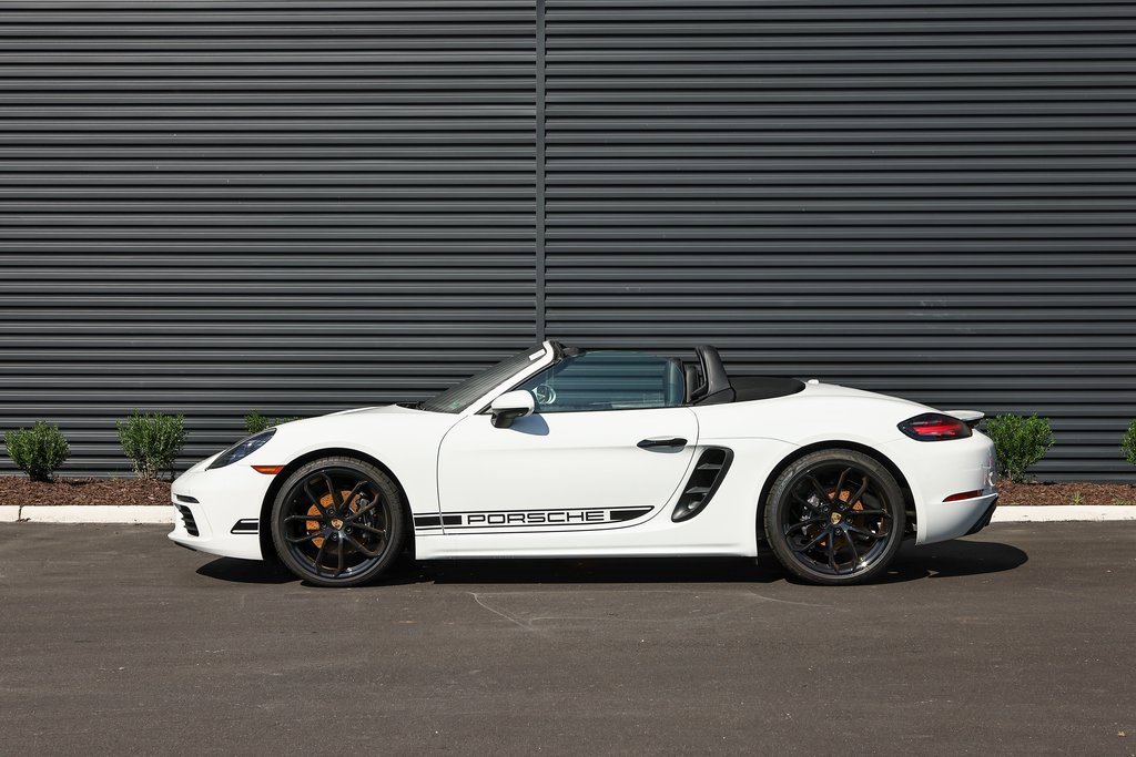 Certified 2024 Porsche 718 Boxster image 2