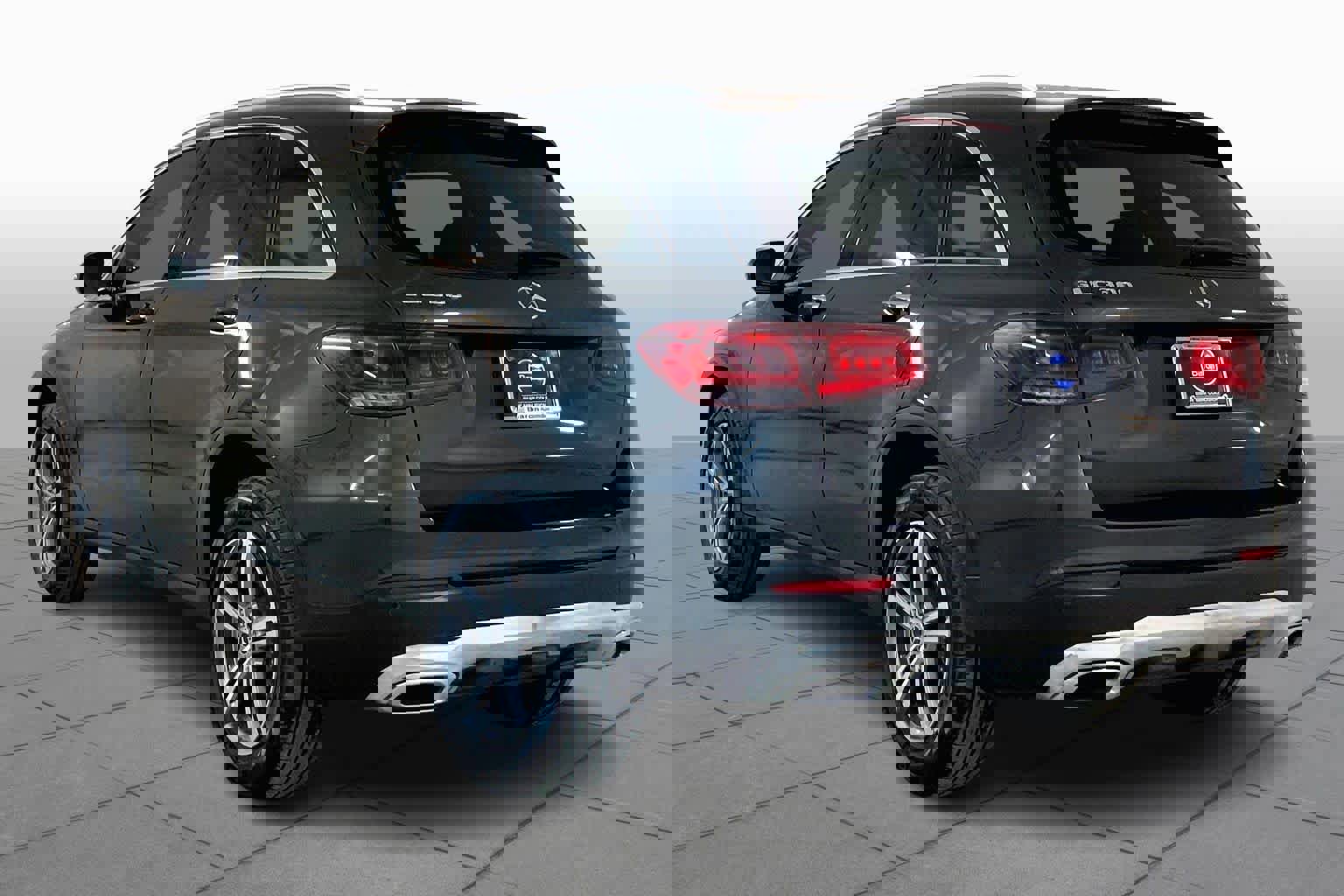 Used 2021 Mercedes-Benz GLC 300 4MATIC image 12