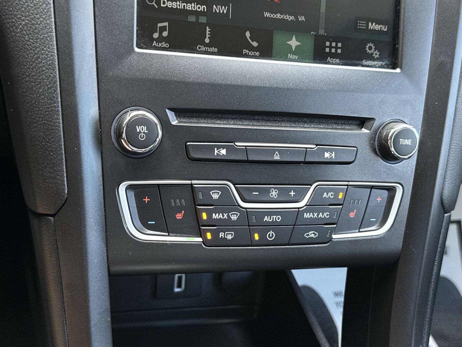 Used 2018 Ford Fusion SE w/ Equipment Group 601A image 21