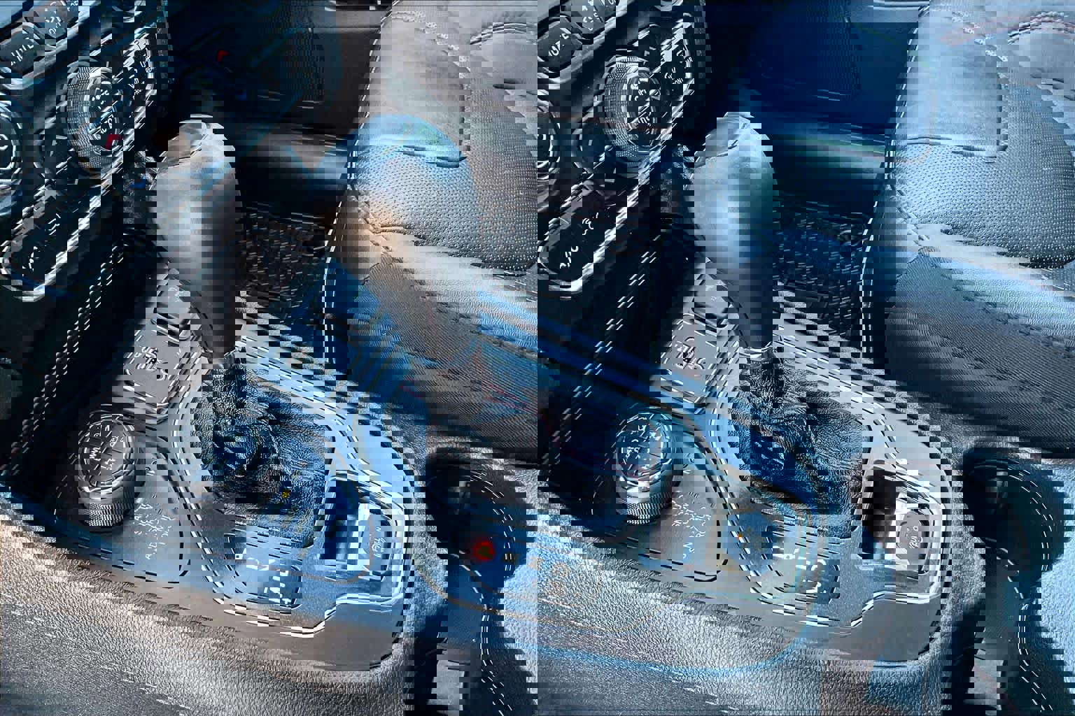 Used 2021 Jeep Cherokee Trailhawk w/ Technology Group image 15